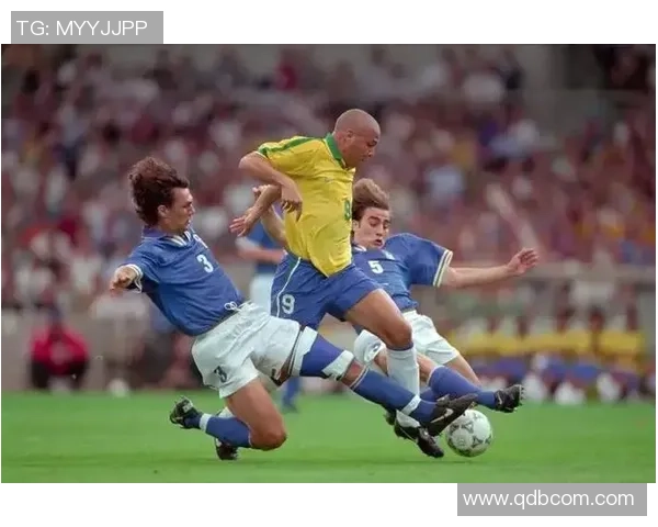 聚焦足球巨星背后的父亲故事探索亲情如何塑造绿茵传奇