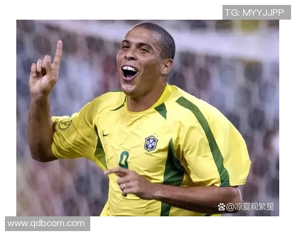 足球巨星背后故事与成长历程全景展示图片集